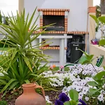 Guest house Casinha Branca Fundao