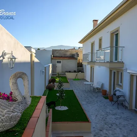 Casinha Branca 3* Fundão