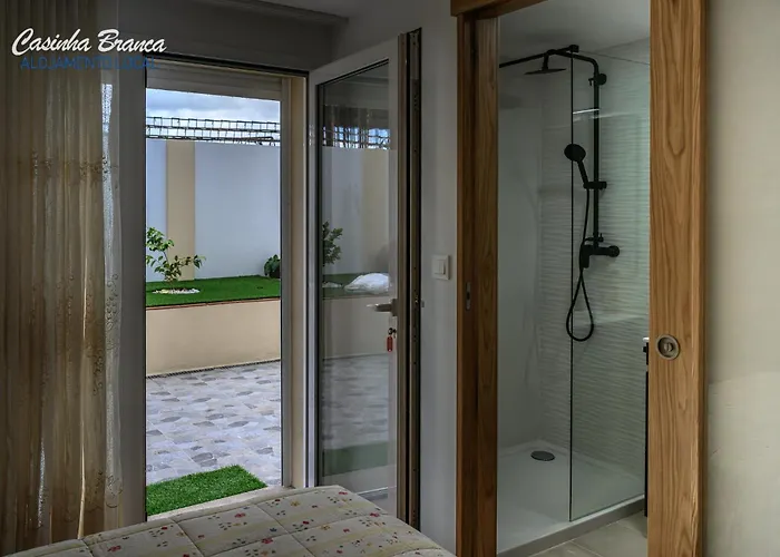 Casinha Branca 3* Fundão